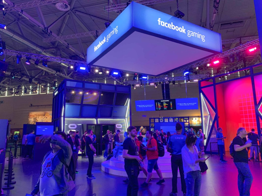 Стенд Facebook Gaming был не так интересен посетителям