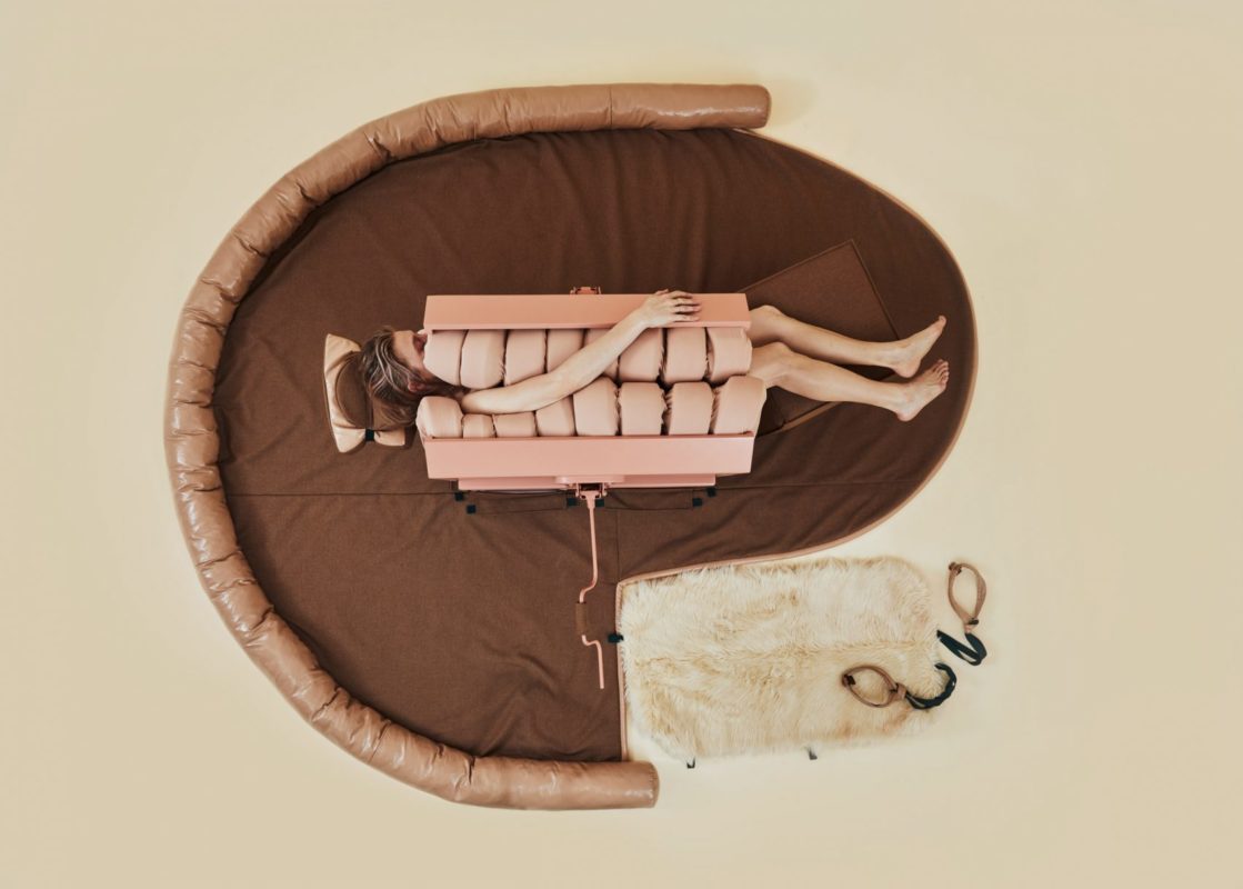 Compression Carpet выглядит довольно странно