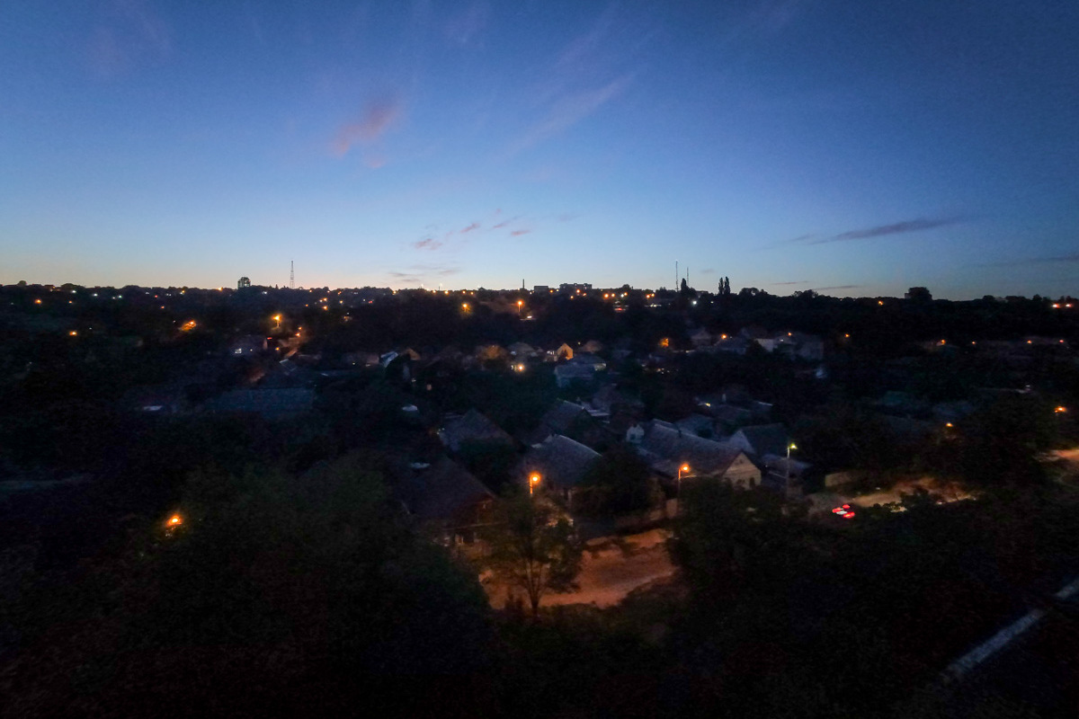 А вот качество фото на телеобъектив хромает