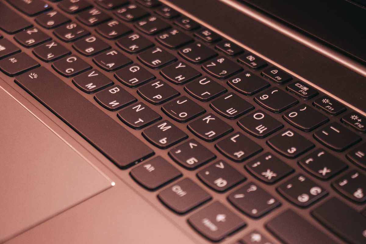 Клавіатура в ньому AccuPad