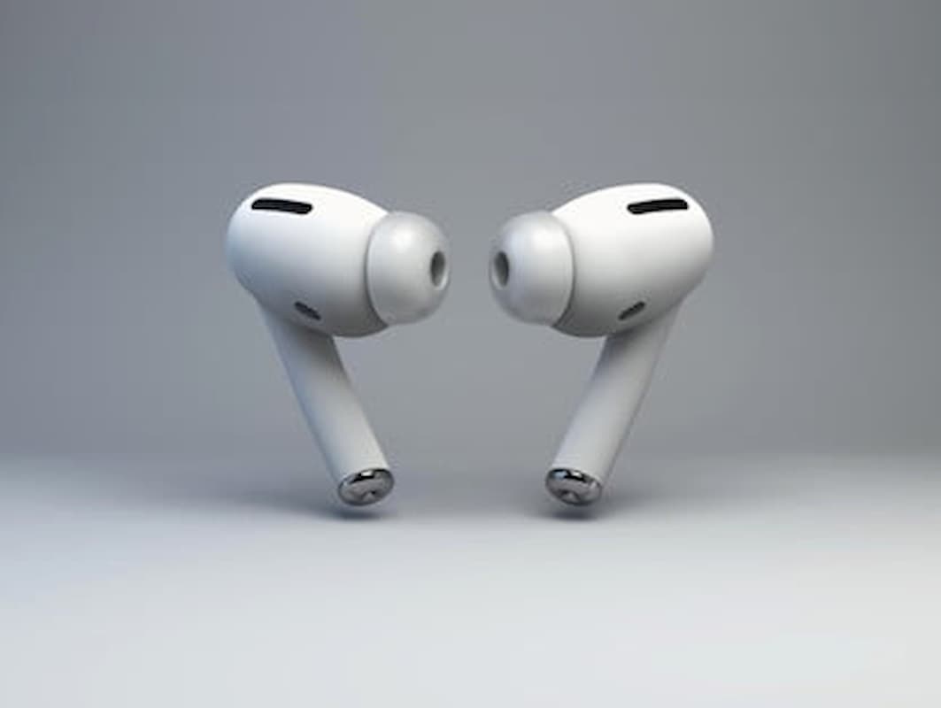 AirPods Pro могут появиться уже в этом месяце