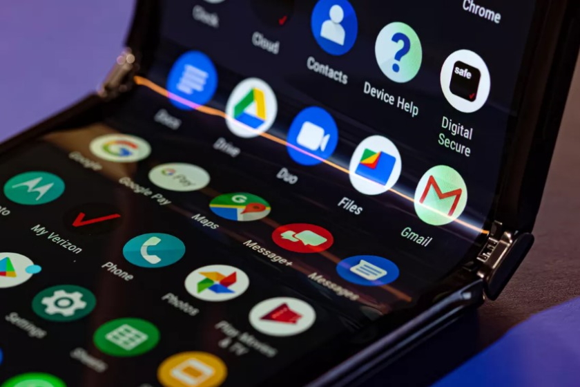 Motorola заявляет, что она «полностью уверена в долговечности дисплея Flex View» Motorola заявляет, что она «полностью уверена в долговечности дисплея Flex View»