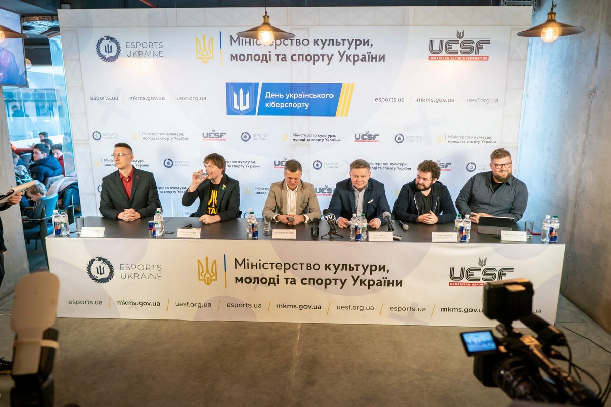 Президент Esports Ukraine Иван Данишевский и президент "Федерация киберспорта Украины - UESF" Артур Ермолаев объявили об объединении этих двух организаций в одну структуру