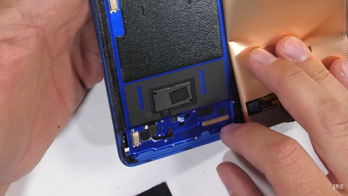 Подэкранный сканер отпечатков пальцев