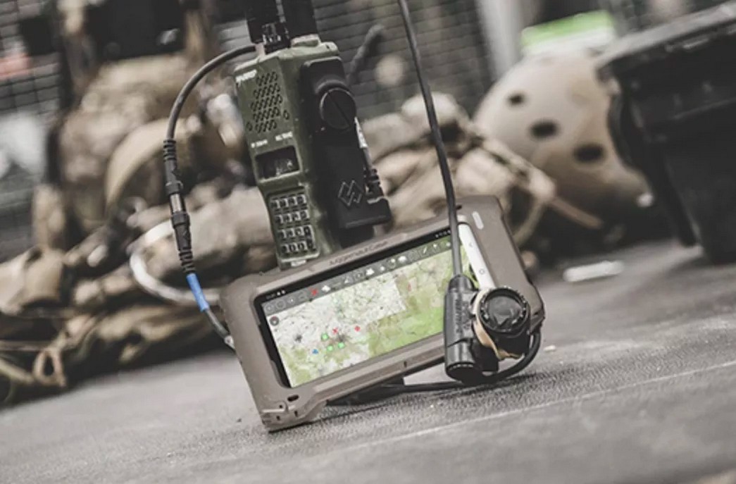 Несмотря на грандиозный военный брендинг, S20 Tactical Edition - это просто обычный телефон S20 с некоторыми дополнительными программными функциями Несмотря на грандиозный военный брендинг, S20 Tactical Edition - это просто обычный телефон S20 с некоторыми дополнительными программными функциями