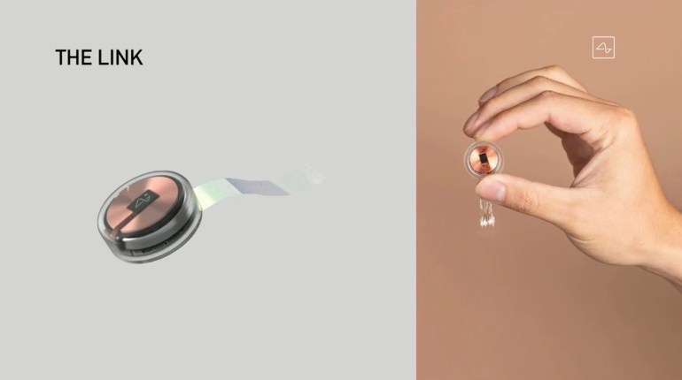 Теперь устройство выполнено в форме монеты и предназначено для размещения на одном уровне с черепом под кожей Теперь устройство выполнено в форме монеты и предназначено для размещения на одном уровне с черепом под кожей