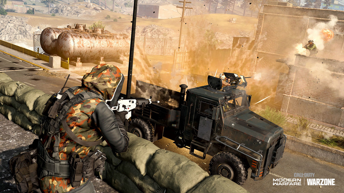 В Armored Royale каждый отряд получает по бронированному грузовику с пулеметом