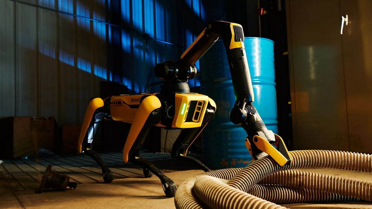 Boston Dynamics представила робособаку Spot Enterprise с рукой и
