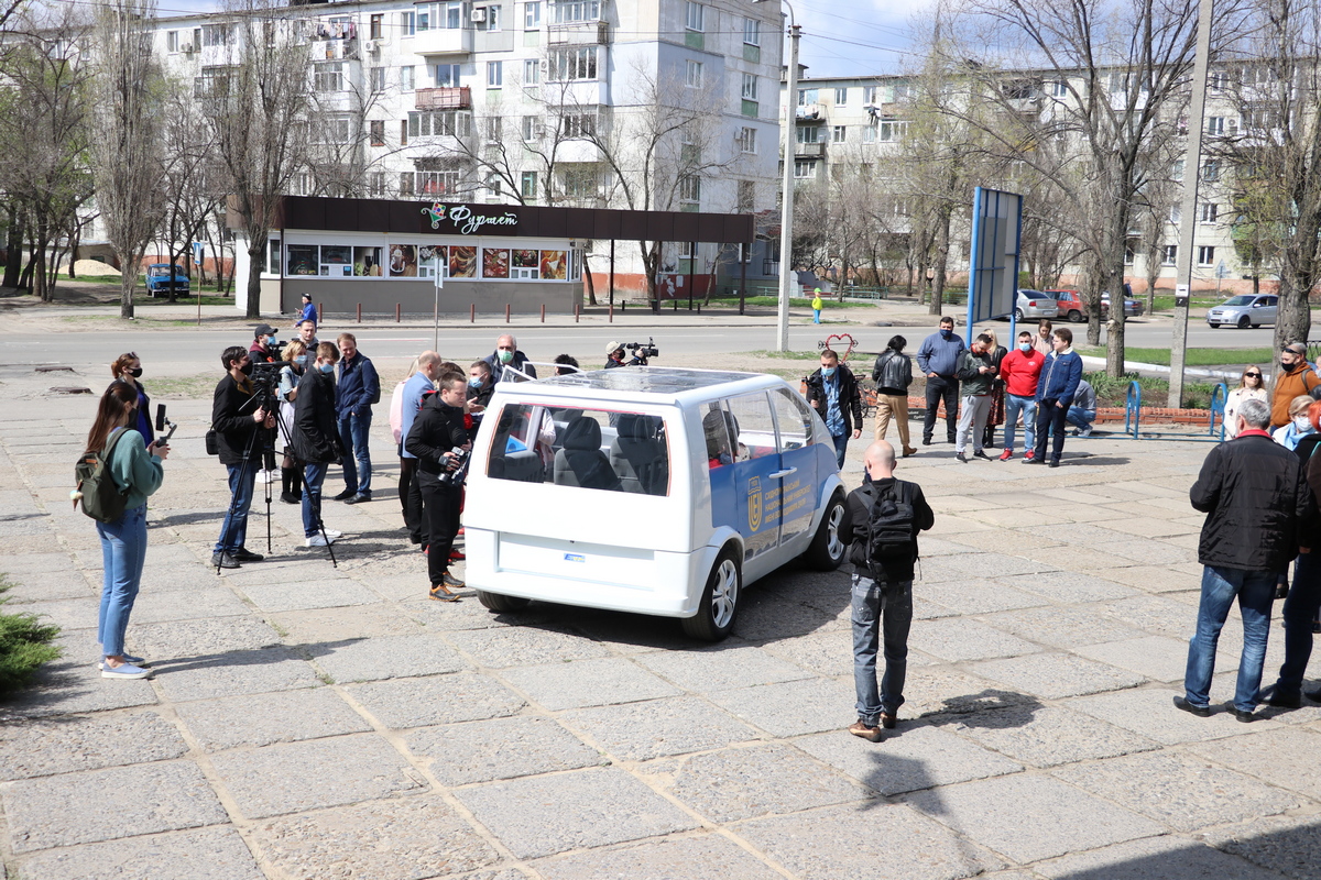 Автомобиль получил название "Ева"